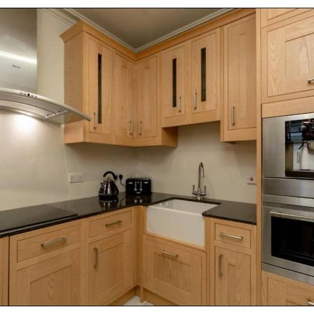 Joivy Boutique Apt With Patio In New Town Эдинбург Экстерьер фото