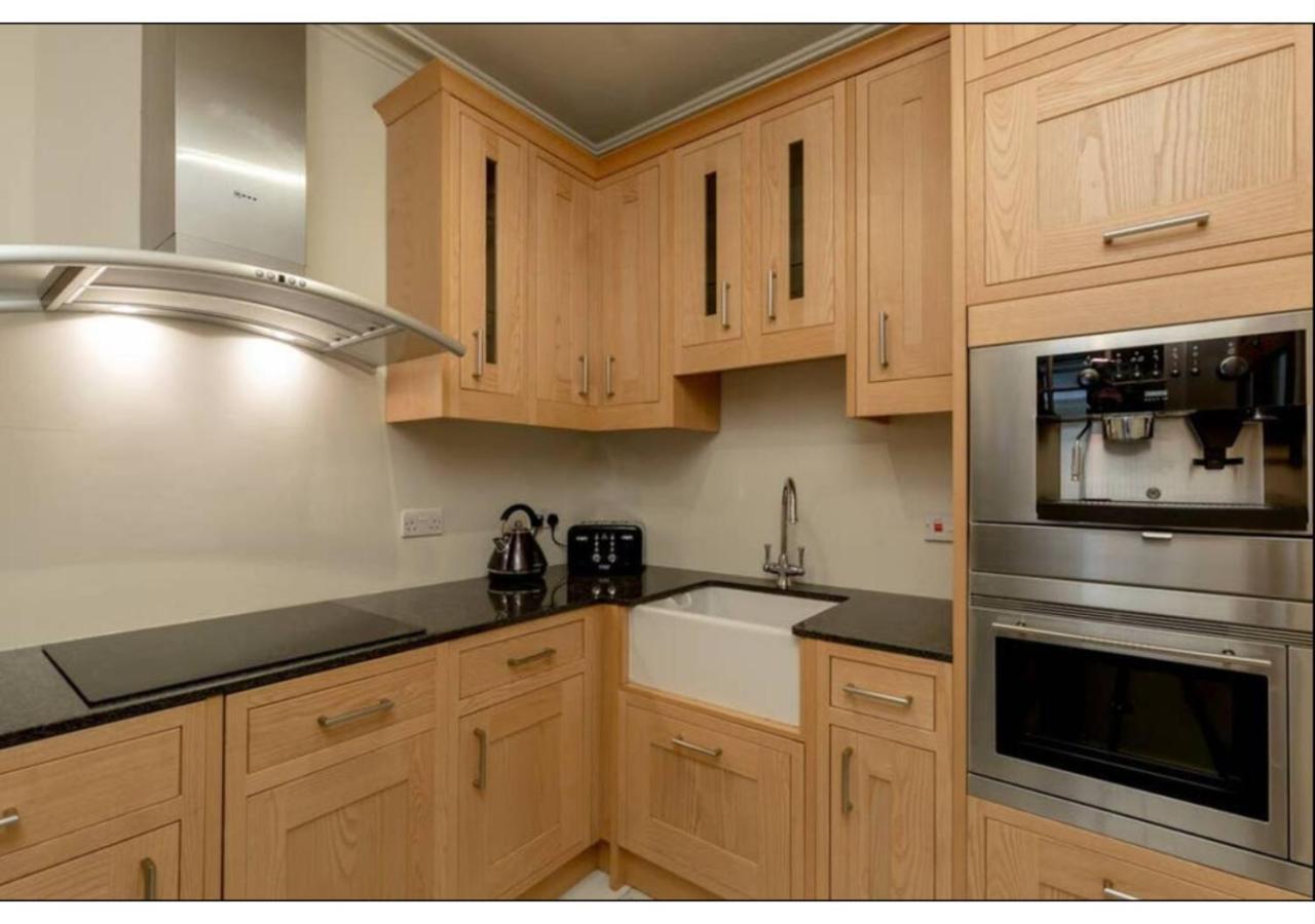 Joivy Boutique Apt With Patio In New Town Эдинбург Экстерьер фото